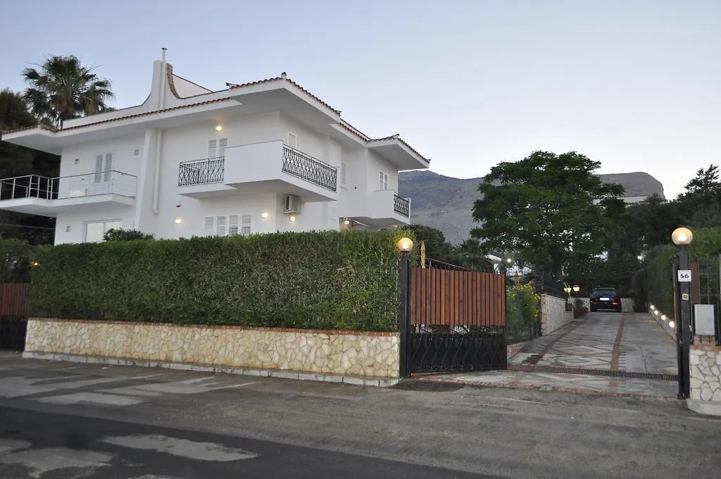 Villa Gabriella 卡里尼 0*,  意大利