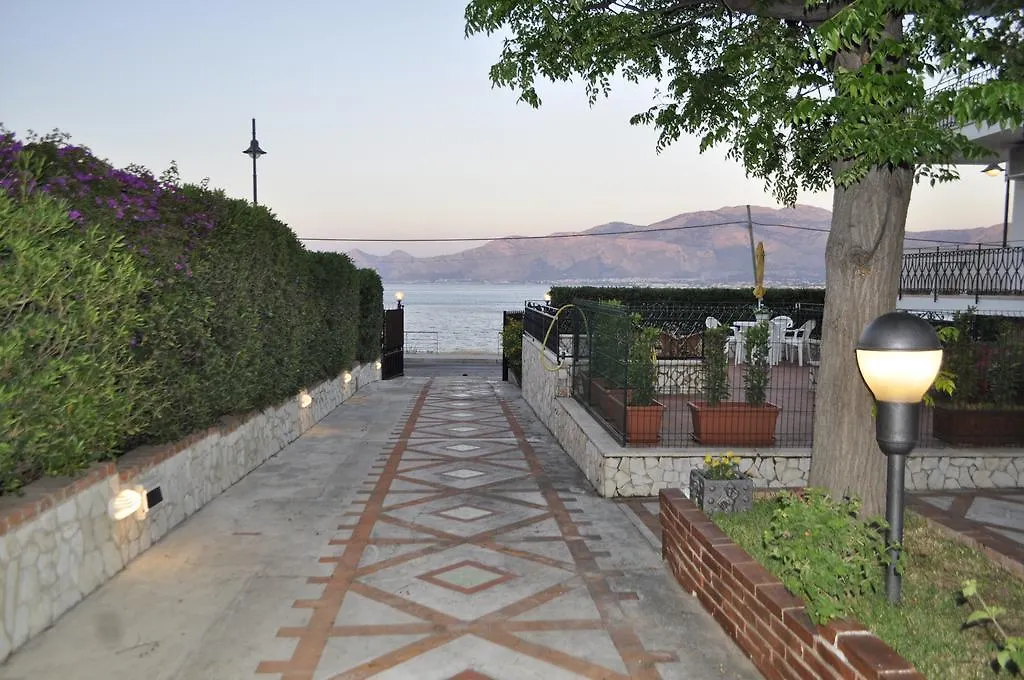 度假居 Villa Gabriella 卡里尼 意大利